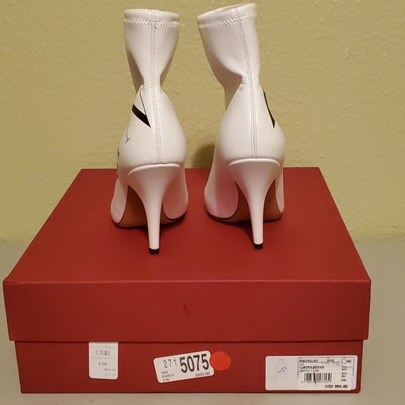 Authentic Valention logo boots. - Picture 6 of 8